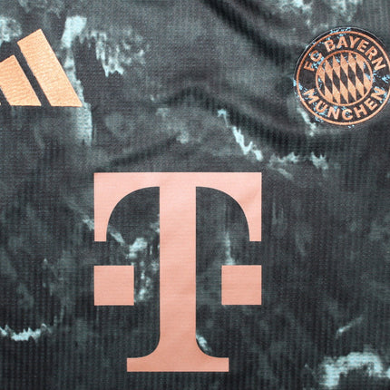 Bayern Múnich Visita - 24/25