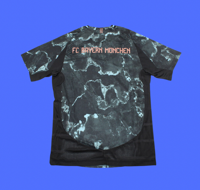 Bayern Múnich Visita - 24/25