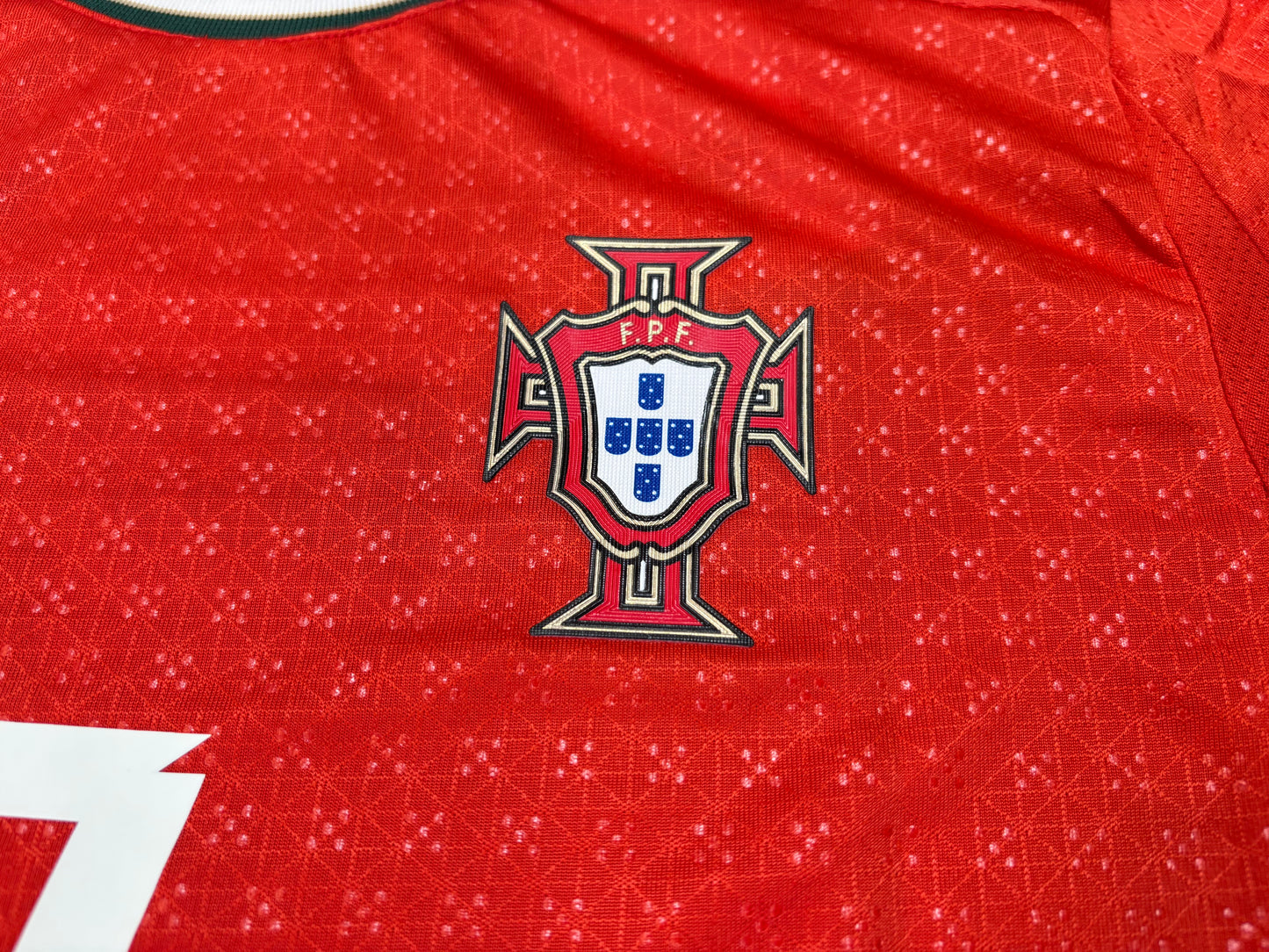 Ronaldo Portugal Local 2025 - EXPRESS