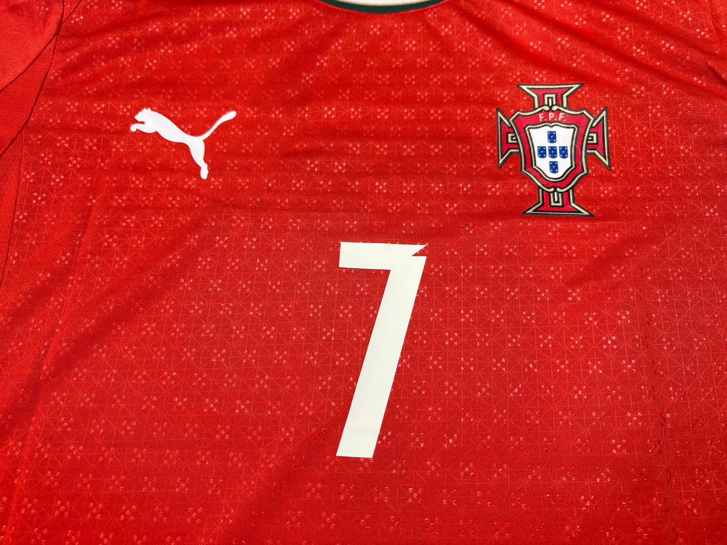 Ronaldo Portugal Local 2025 - EXPRESS