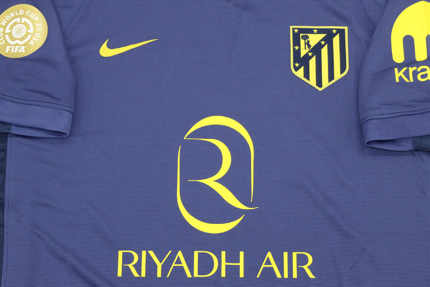 Atletico De Madrid Visita - 25/26