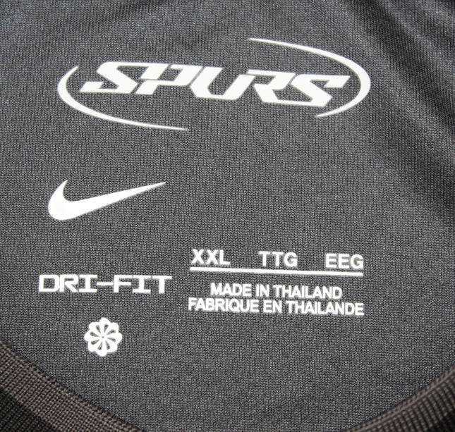 Tottenham Visita - 25/26